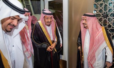 خادم الحرمين الشريفين يصل إلى الرياض قادما من جدة