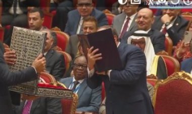 اتحاد الصناعات يهدي الرئيس السيسي نسخة من «المصحف الشريف»