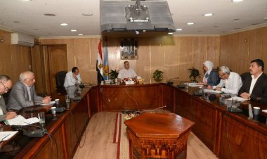 محافظ أسيوط يشدد على رصد التعديات على الأراض الزراعية وأملاك الدولة