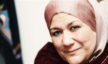 «3» منشورات تكشف تفاصيل هجوم صافيناز كاظم على بهاء طاهر