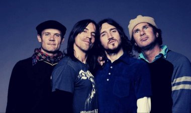 فرقة «Red Hot Chili Peppers»  تفاجئ جمهورها بألبومها الثاني خلال عام