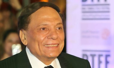 أشرف زكي ينفي نبأ وفاة الزعيم عادل إمام: شائعات سخيفة