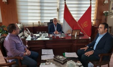 محافظ بورسعيد يستقبل نواب المحافظة لمناقشة عدة قضايا