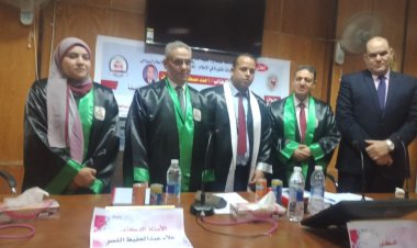 جامعة أسيوط تمنح دكتوراة عن أثر التعرض لليوتيوب والفضائيات على التعصب السياسي