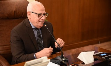 محافظ بورسعيد يناقش مقترحات وتعديلات الطرق المرورية