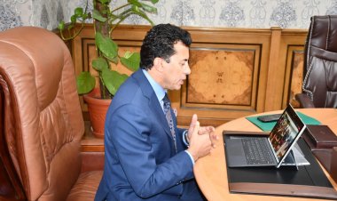 وزير الرياضة يؤازر المنتخب الأوليمبي  قبل لقاء أسواتيني