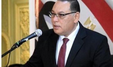 حملات مكثفة لرفع الإعلانات من الشوارع بالشرقية