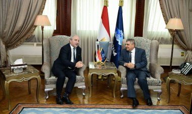 رئيس هيئة قناة السويس يلتقي نائب رئيس المكتب الأمريكي للملاحة لبحث سبل التعاون