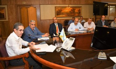 محافظ الغربية يناقش تقرير لجنة متابعة الأعمال بمستشفى طنطا العام والسنطة المركزي