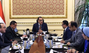 رئيس الوزراء يوجه بتقييم الشركات المتعاقد معها في منظومة النظافة في بعض أحياء القاهرة