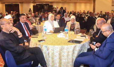 وزيرة التضامن تشهد احتفالية اليوم العالمي لكبار السن.. وتكرّم عددًا من المسنين