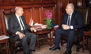 وزير الزراعة يبحث مع محافظ القليوبية تخصيص الأراضي لمشروعات النفع العام وحياة كريمة