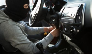 ضبط عاطل لسرقته سيارة بـ«توصيل الأسلاك» بالزاوية الحمراء