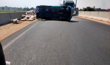 انقلاب سيارة أعل محور جرجا.. دون خسائر بشرية