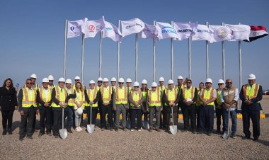 وزير الكهرباء يشهد إطلاق إشارة بدء أعمال مشروع شركة البحر الأحمر لطاقة الرياح