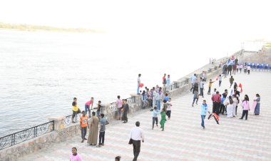 بتكلفة 10 ملايين جنيه.. محافظ قنا يفتتح كورنيش مدينة نقادة الجديد