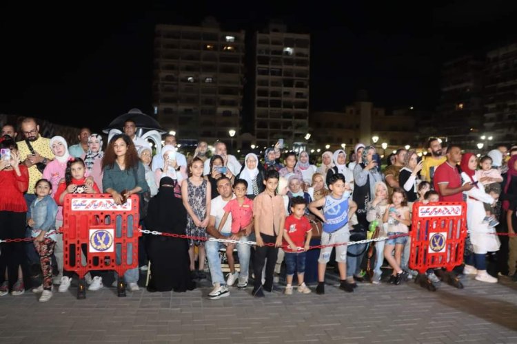 محافظ بورسعيد يشهد احتفالية المحافظة بالذكرى الـ 49 لنصر أكتوبر بساحة مصر