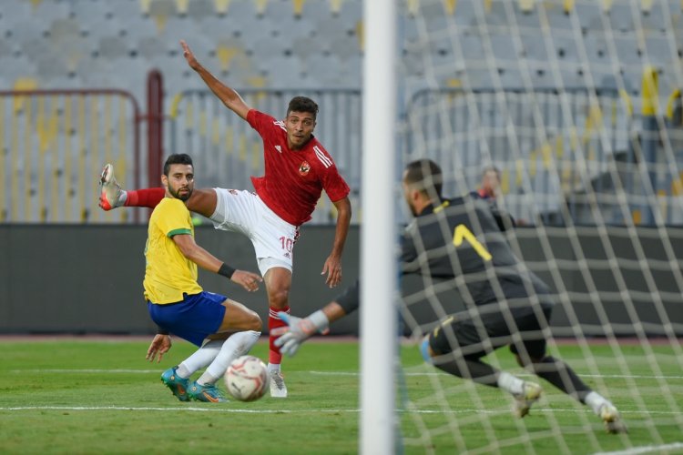 الأهلي يفتتح مشواره في الدوري بالفوز على الإسماعيلي