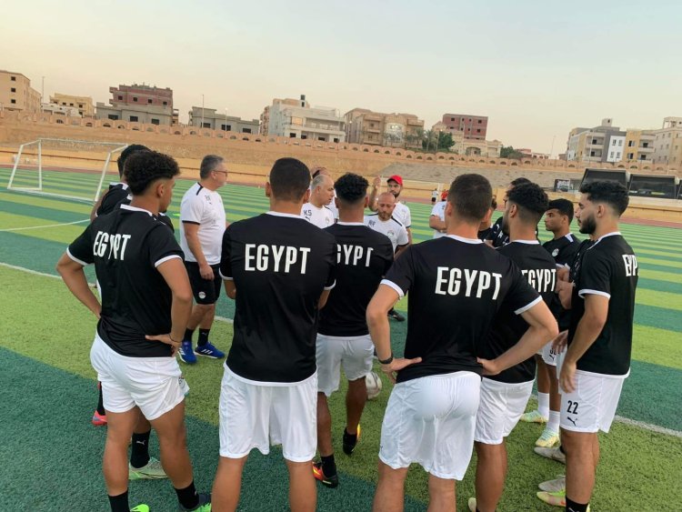 المنتخب الأوليمبي يتدرب على النجيل الصناعي قبل مواجهة إيسواتيني