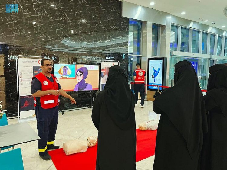 الهلال الأحمر بالقصيم يحتفي باليوم العالمي للإنعاش القلبي الرئوي