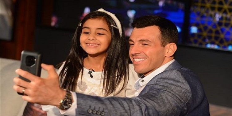 أنقذتها القوات المسلحة من والدها الإرهابي.. الطفلة يقين في ضيافة «مساء dmc»