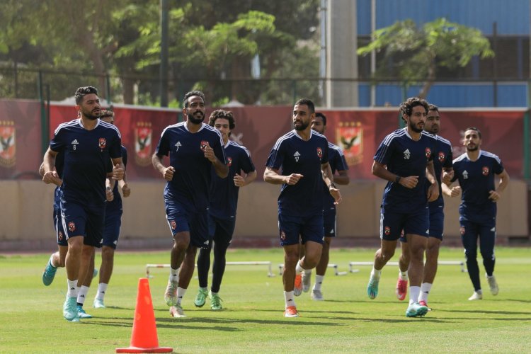 كولر يرفض الراحة استعدادا للزمالك.. تفاصيل مران الأهلي اليوم