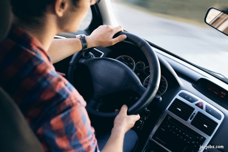الحكومة تُعلن عن وظائف متاحة لسائقين الدرجة الأولى (تفاصيل)