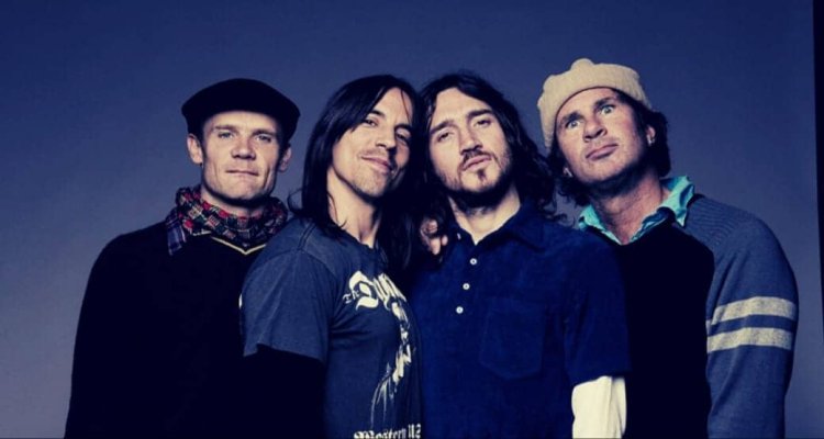 فرقة «Red Hot Chili Peppers»  تفاجئ جمهورها بألبومها الثاني خلال عام