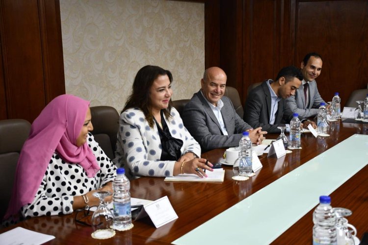 وزير الرياضة يعقد الاجتماع الدوري مع خبراء وحدة السياسات لاستعراض الرؤية المستقبلية