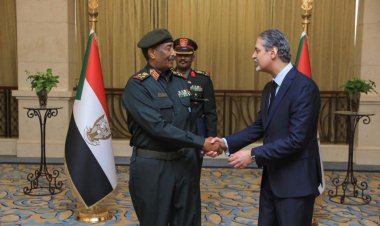 البرهان يتسلم أوراق اعتماد السفير المصري الجديد لدى السودان