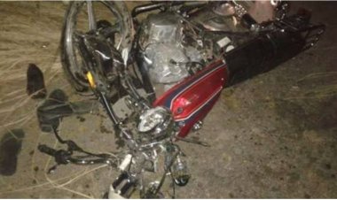إصابة زوجين وطفليهما إثر انقلاب موتوسيكل في قنا.. (أسماء)