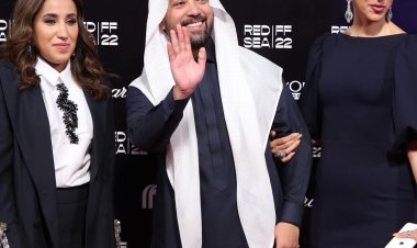 محمد التركي يرحب بعشاق السينما في حفل افتتاح مهرجان البحر الأحمر السينمائي