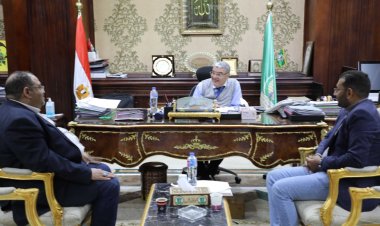 محافظ المنيا يبحث دعم الأنشطة الثقافية والفنية مع رئيس إقليم وسط الصعيد