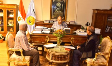 محافظ أسيوط يلتقي مسئولي الطب البيطري لمناقشة سبل تشغيل المجازر الجديدة