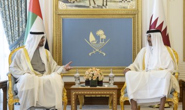 رئيس الإمارات وأمير قطر يبحثان  العلاقات الثنائية  في الدوحة