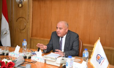 محافظ قنا يعقد اجتماعا عاجلا لبحث شكوى 3 مواطنين