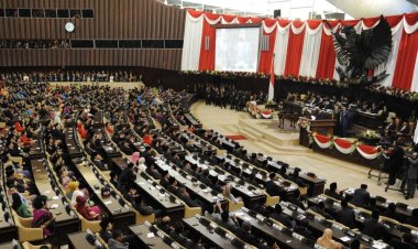 إندونيسيا تصدر قانونا يحظر ممارسة «العلاقة الحميمية» دون زواج