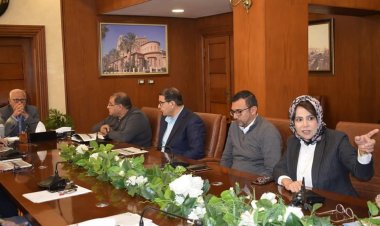 محافظ بورسعيد يتابع موقف تنفيذ مشروعات الخطة الاستثمارية للعام المالي الحالي