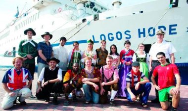 أكبر مكتبة عائمة ترسو في مصر يناير المقبل