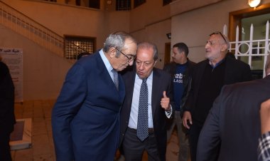 حنان مفيد فوزي تتلقى عزاء والدها الإعلامي القدير.. صور 