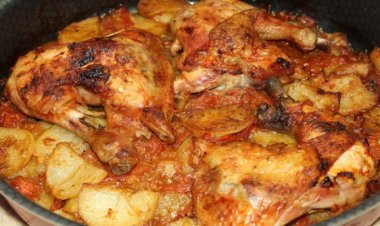 بهذه المكونات.. حضري صينية البطاطس بالدجاج