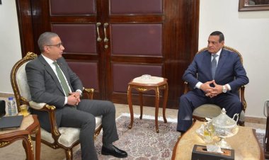 وزير التنمية المحلية يتابع مع محافظ الفيوم معدلات تنفيذ مشروعات «حياة كريمة»