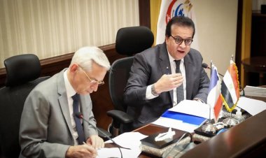 وزير الصحة يستقبل سفير فرنسا لدى مصر لمناقشة التعاون في القطاع الصحي