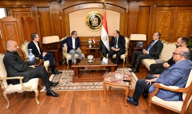 وزير التجارة يبحث مع رئيس شركة ديور الفرنسية خطط العمل بالسوق المصري