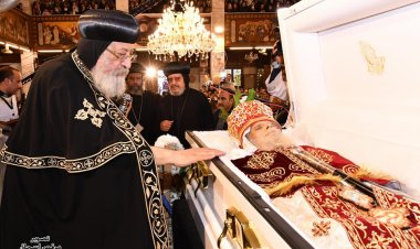 صلوات تجنيز نيافة الأنبا داوود بمطرانية المنصورة بحضور قداسة البابا