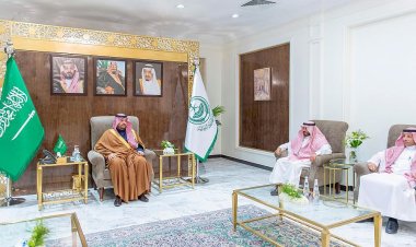 أمير الحدود الشمالية بالإمارات يستقبل الأيتام الممنوحين مقاعد دراسية مجانية