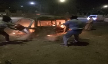 شاهد اللحظات الأولى لتفحم سيارة سوزوكى في  الشيخ زايد 