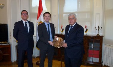 وزير التعليم العالي يلتقي بالمؤسسات المعنية بتطوير التعليم في المملكة المتحدة