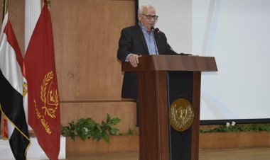 محافظ بورسعيد يستعرض الموقف التنفيذي للمشروعات المنفذة بالمحافظة