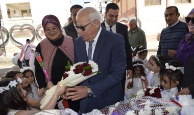 محافظ بورسعيد يشهد مراسم تنصيب المكتبين التنفيذيين لاتحاد طلاب المرحلتين الإعدادية والثانوية